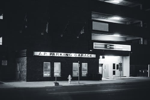 Gratis stockfoto met city street, gebouwen, plaats