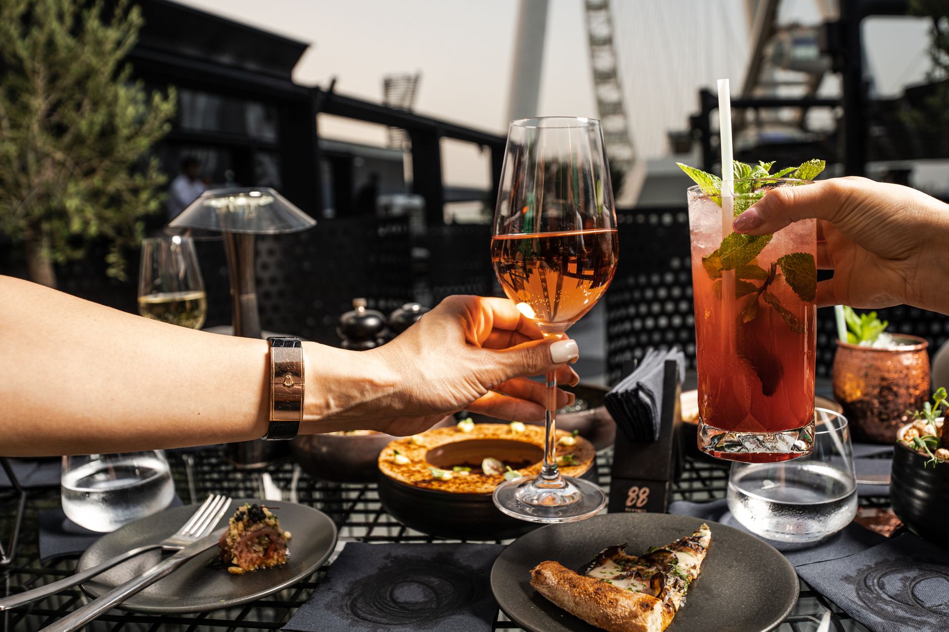 Canned Cocktails Transform Beverage Retail as Consumer Demand Surges