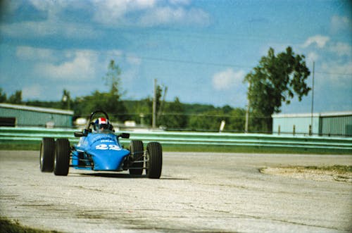 Photos gratuites de automobile, conduire à des vitesses, course