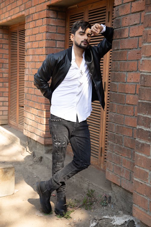 Ingyenes stockfotó ázsiai férfi, divat, fekete bőrkabát témában