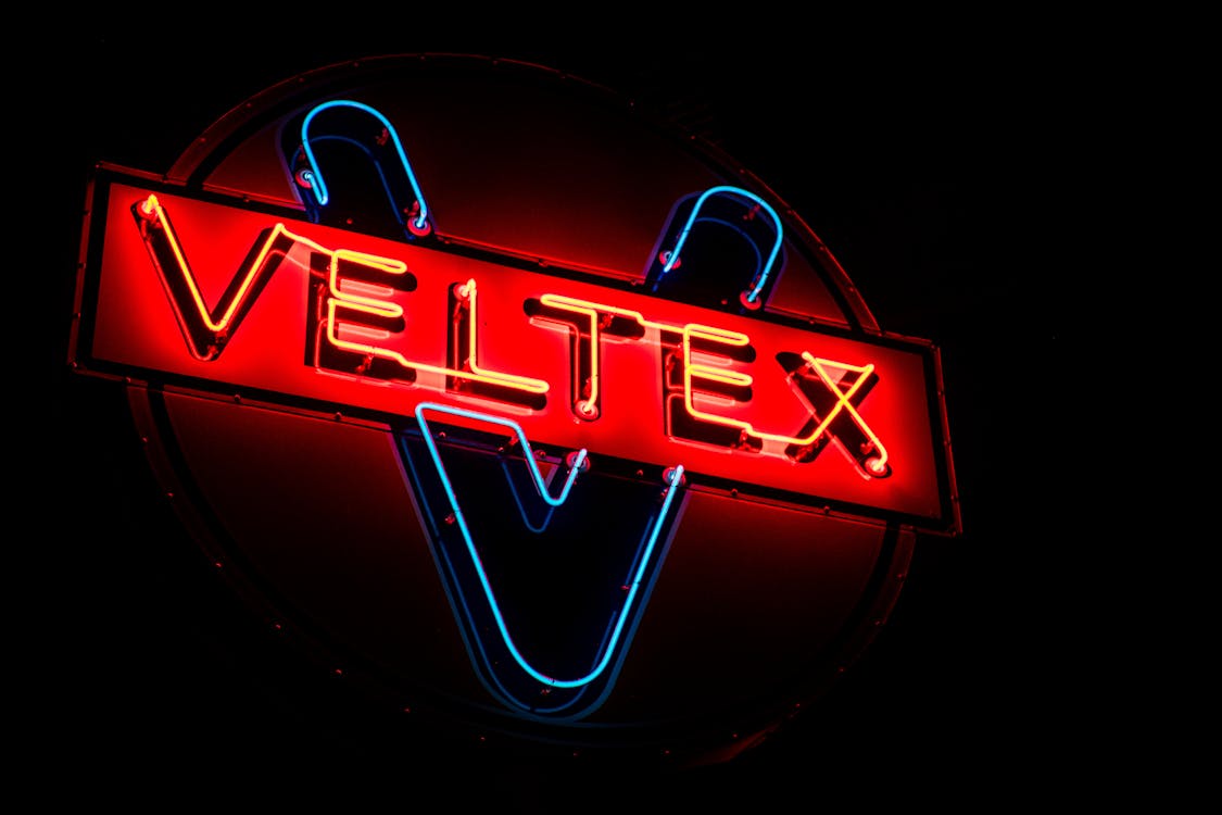 Rode En Blauwe Veltex Neonreclame