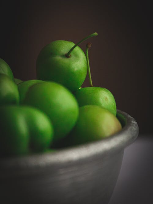 Free Green Apple Fruit in White Ceramic Bowl Stock Photo
