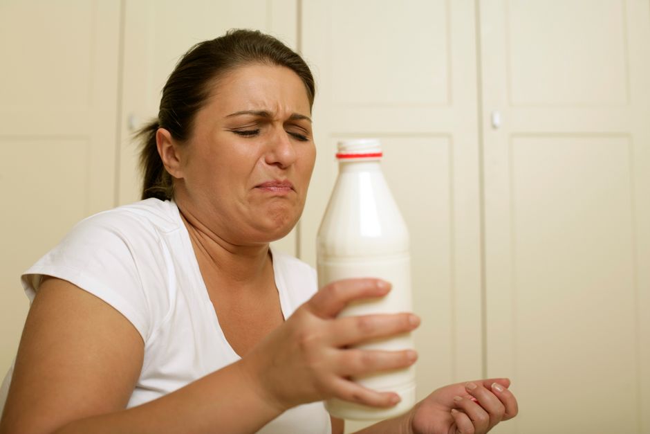 <b>Food and Drink Safety: Avoiding Unpleasant Surprises</b> <b>Food and Drink Safety: Avoiding Unpleasant Surprises</b>