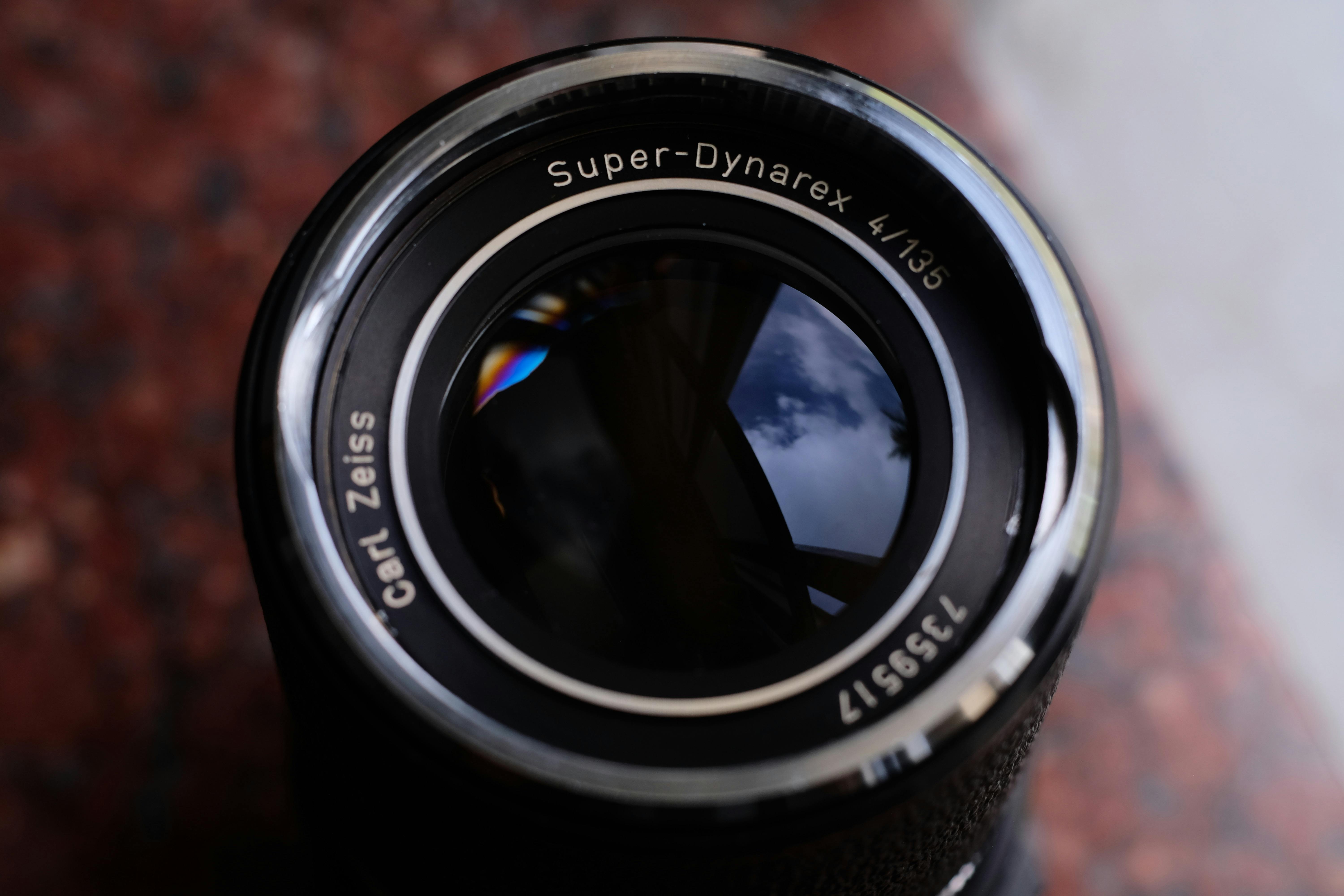 close up photo of a camera lens