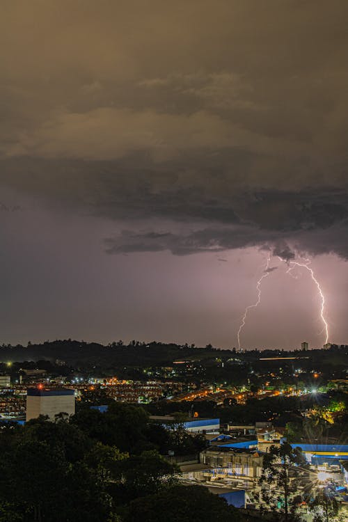 dikey atış, gece, gök gürlemesi içeren Ücretsiz stok fotoğraf