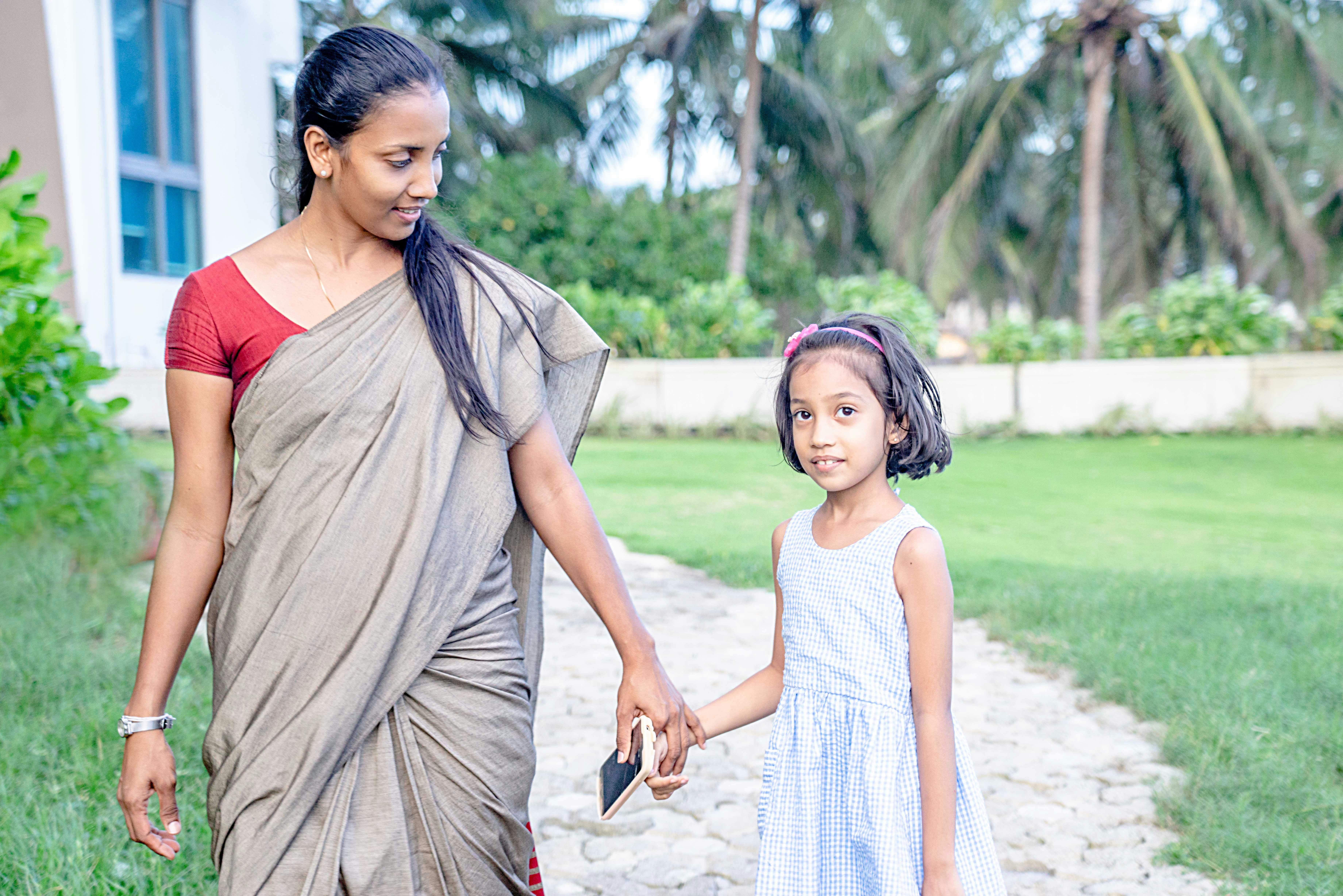 Like mother like outlet daughter indian dresses