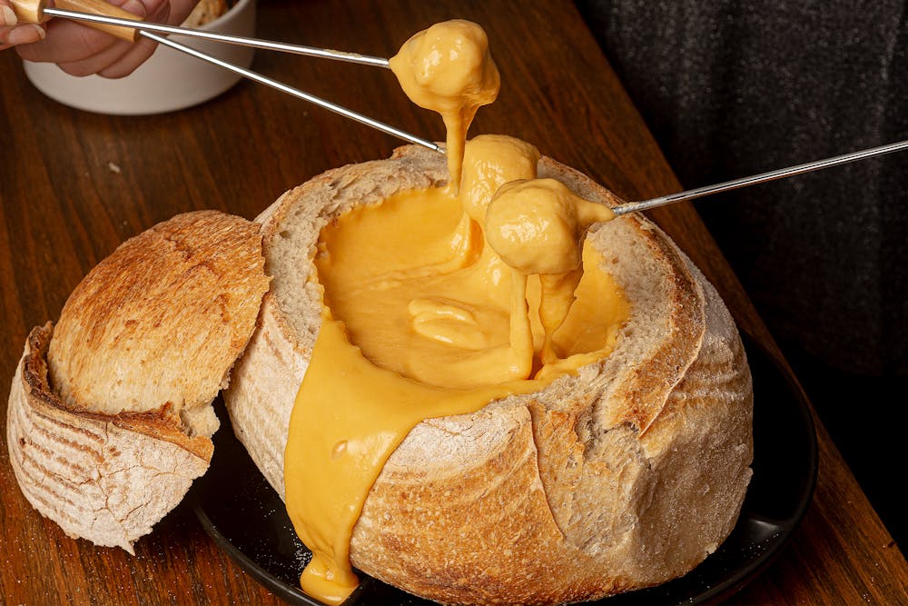 Hearty Cheddar and Beer Fondue