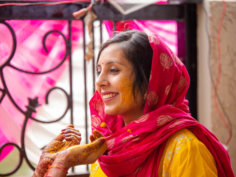 What are the pros and cons of traditional media?