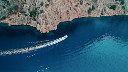Immagine gratuita di barca, formazione rocciosa, fotografia aerea