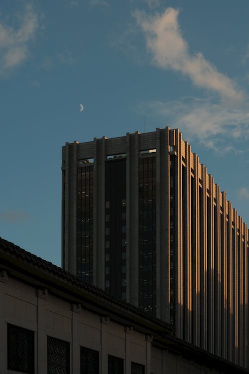 Photos gratuites de bâtiments, ciel bleu, façade