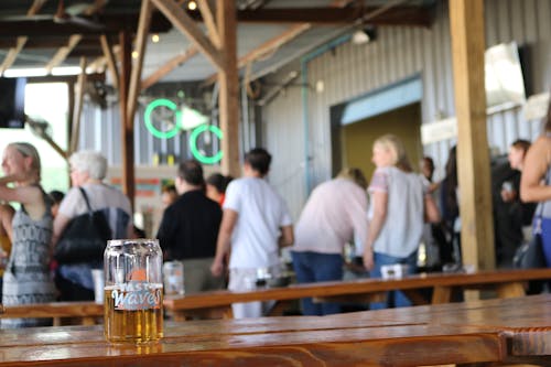 Základová fotografie zdarma na téma alkoholický nápoj, bar, budova