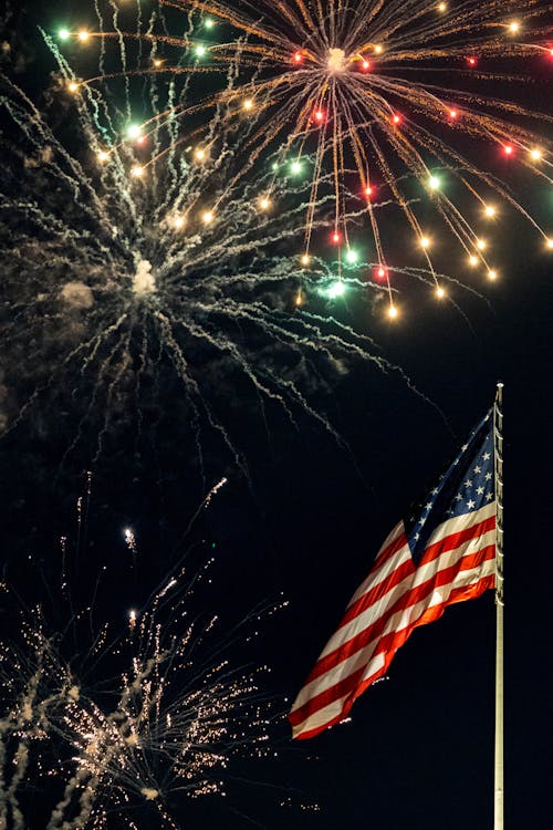 Foto d'estoc gratuïta de acomiadant-se, bandera americana, exhibició de focs artificials