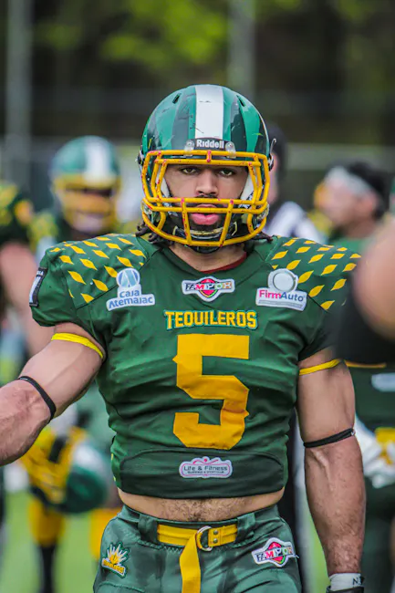 Strong shoulders workout demonstration by fitness coach