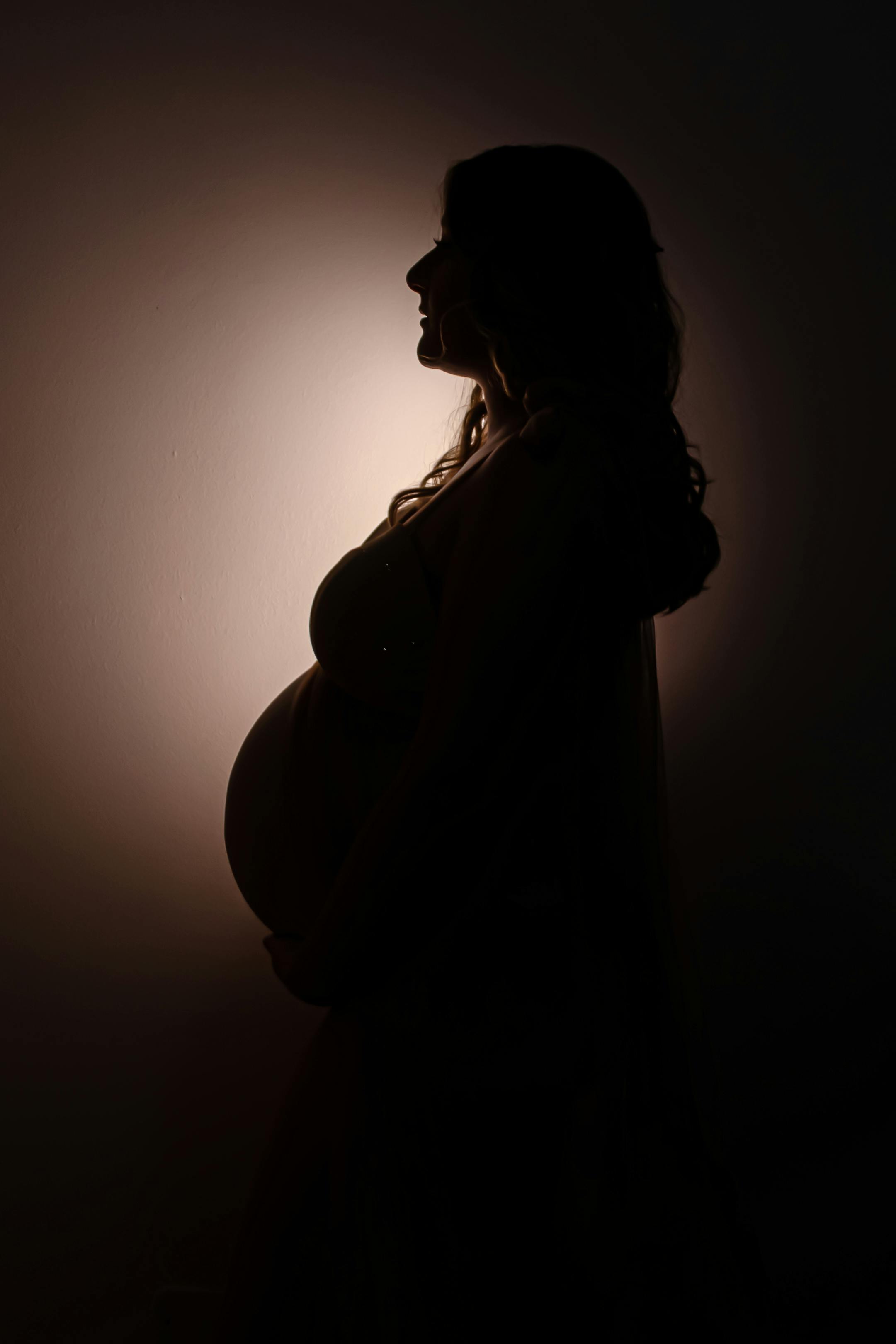 silhouette of a pregnant woman