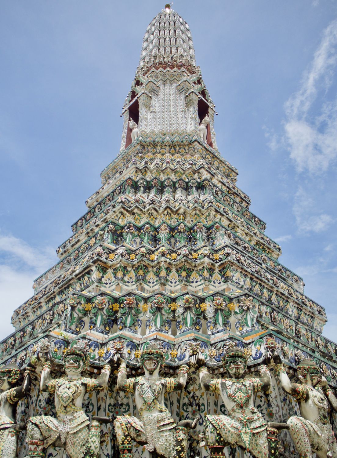 A Close Up Shot Of The Wat Arun In Bangkok Free Stock Photo a-close-up-shot-of-the-wat-arun-in-bangkok-free-stock-photo