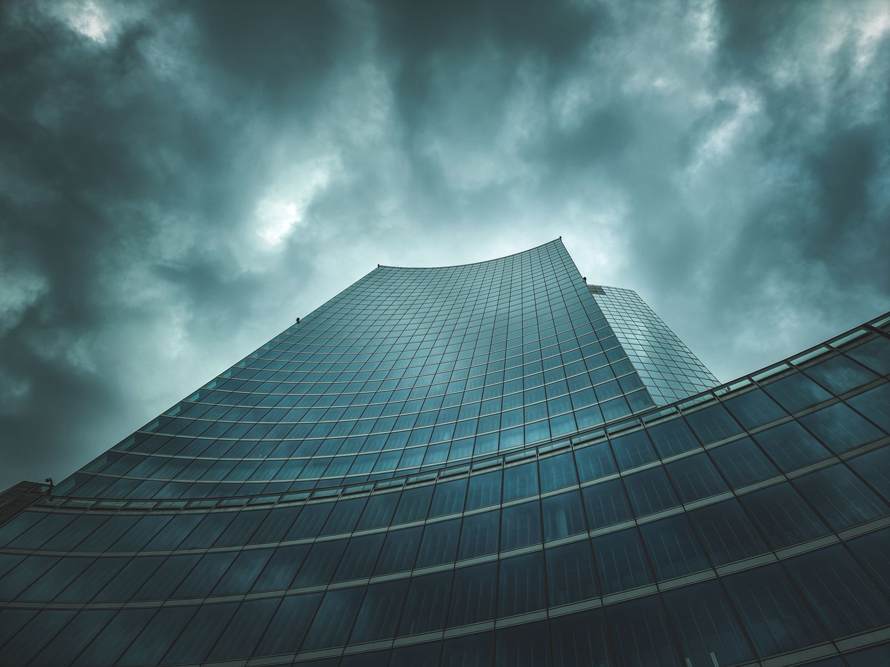 How TechFlow Systems Achieved 99.9% Uptime During 300% Growth: A Business Continuity Case Study