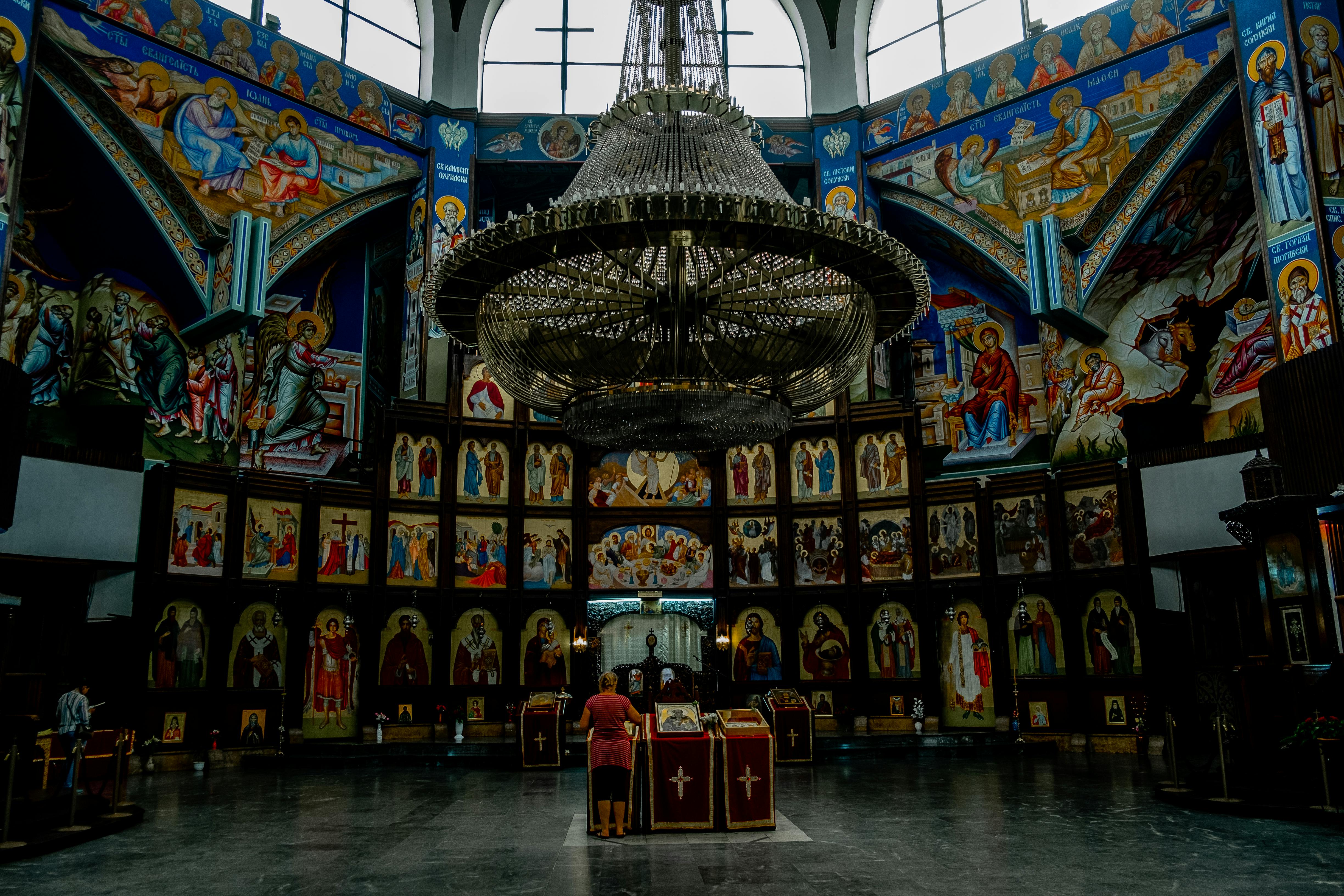 Photo by Cosmin Gavris