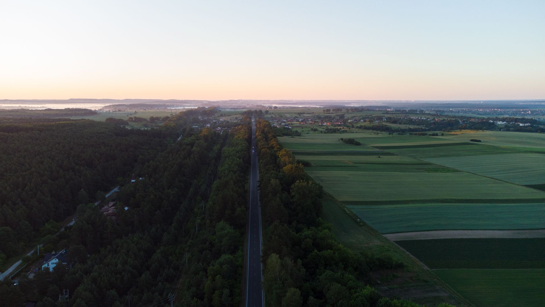 Urban vs Rural Travel: How Saily eSIM Solved Internet Access Challenges for Digital Nomads
