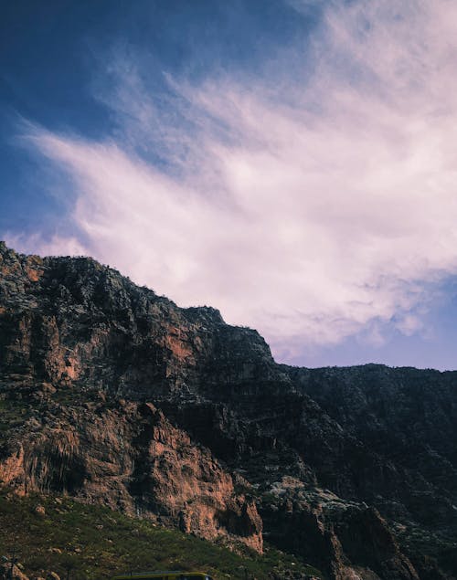 Foto profissional grátis de abismo, ao ar livre, caminhar