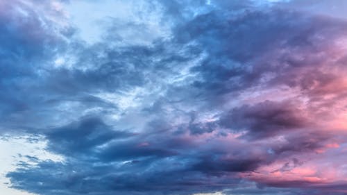 Vista Panorâmica Das Nuvens Durante O Amanhecer