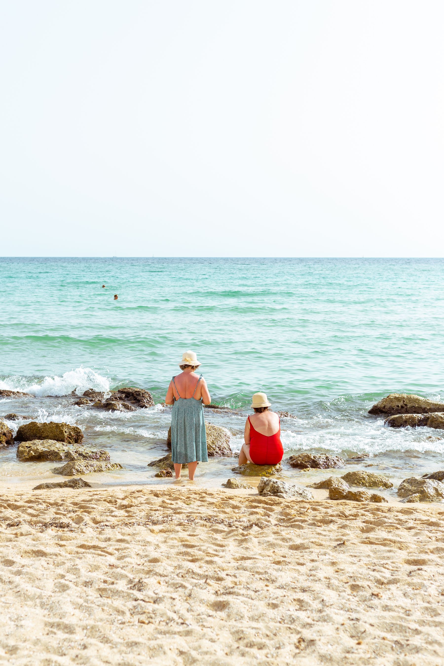 972 Costa Brava Lifestyle — Senior people by the Mediterranean