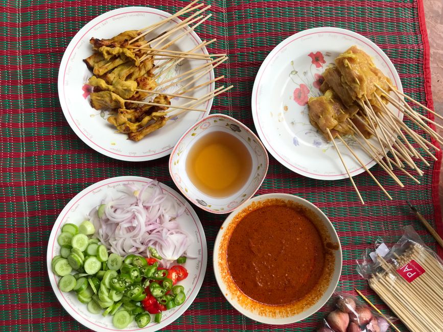 Grilled Pork Satay with Peanut Sauce