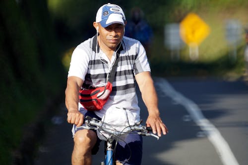 Ingyenes stockfotó ázsiai férfi, bicikli, biciklizik témában