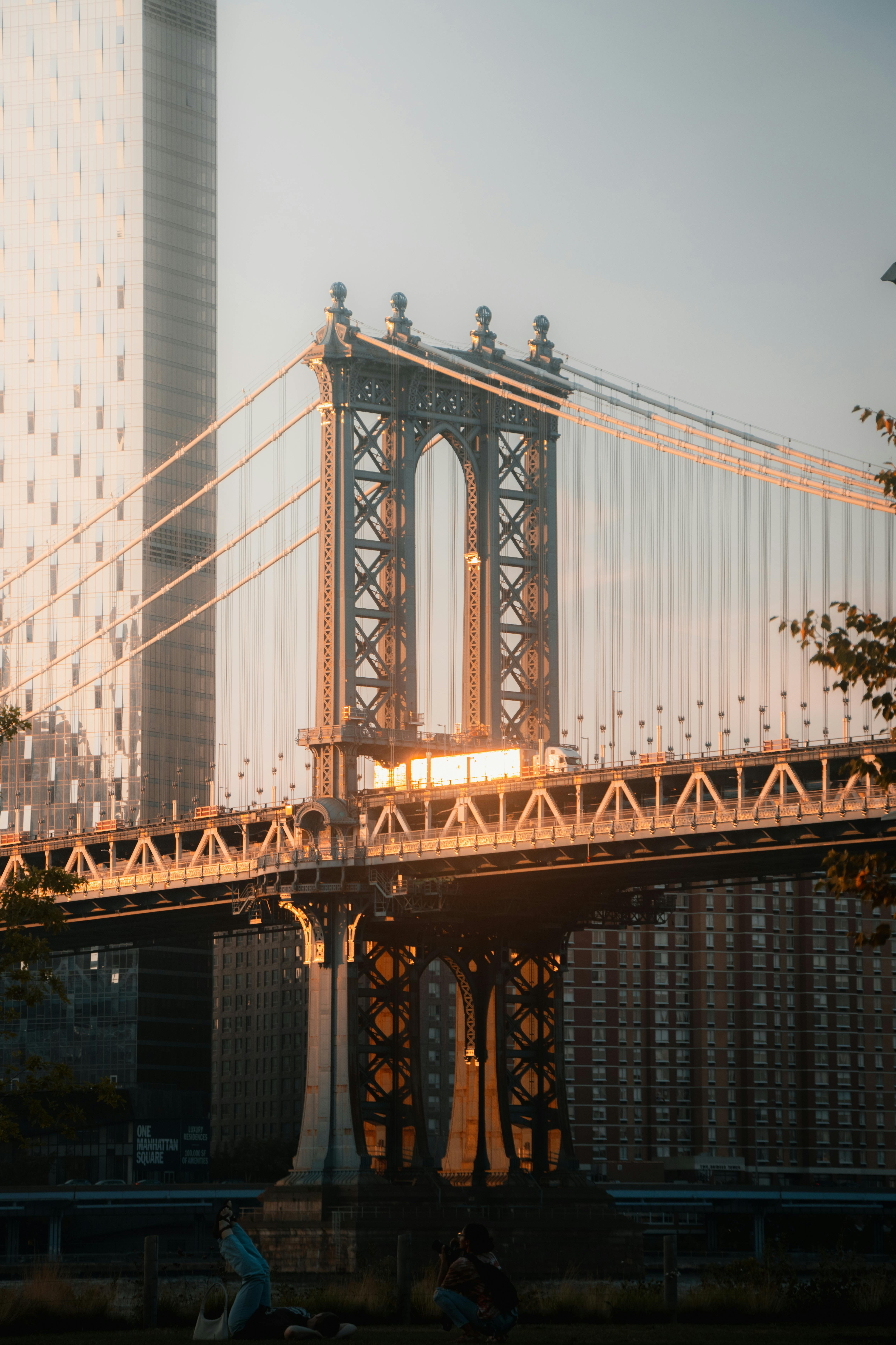 manhattan bridge at sunset