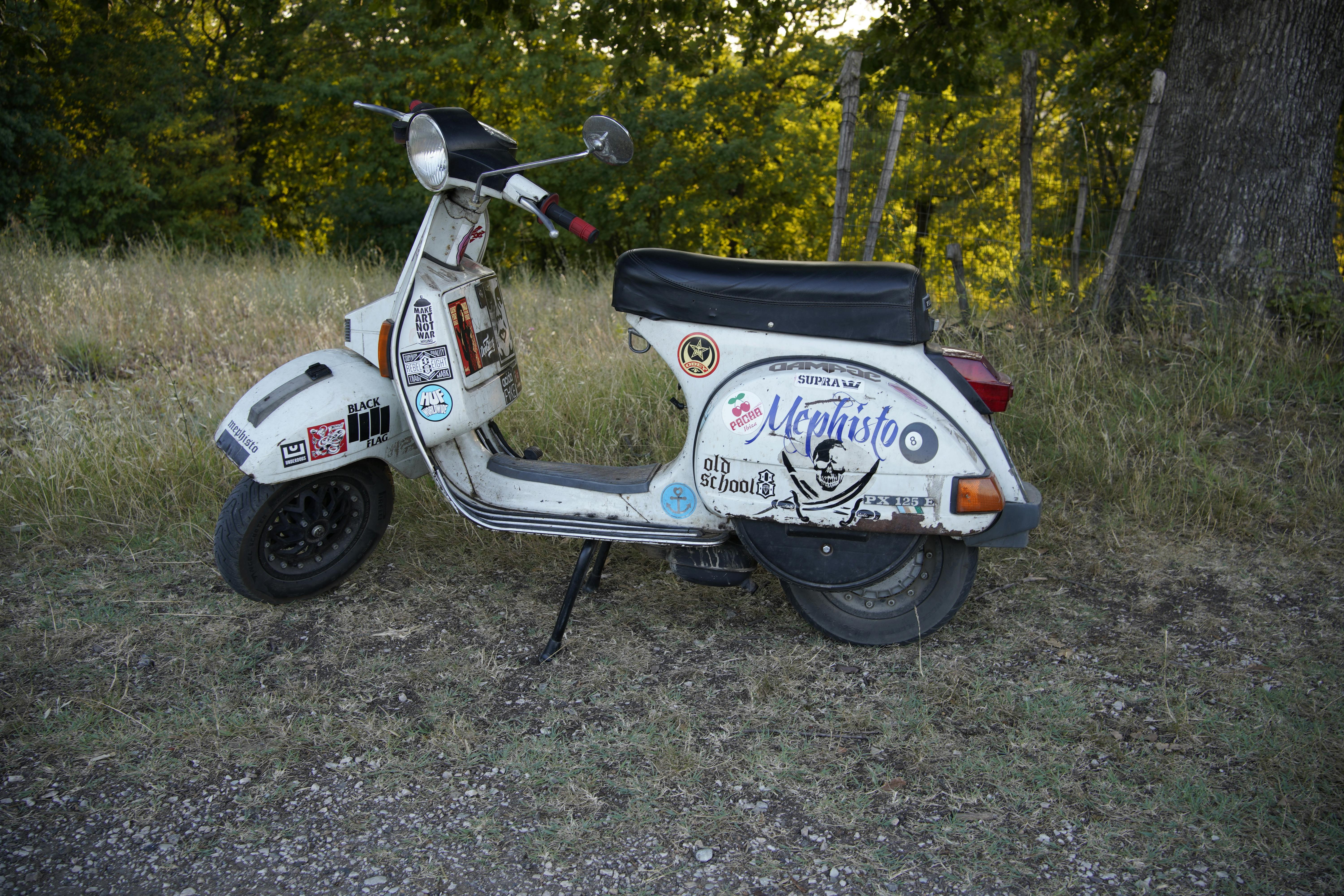 ContiScoot: over 30 Tire Sizes for Urban Mobility and Everyday Commuting — Photo by Giuseppe  Di Maria on Pexels