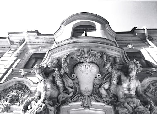 Základová fotografie zdarma na téma černobílý, exteriér budovy, fasáda
