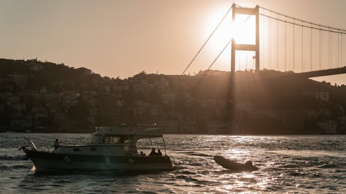 gün batımı, Güneş, ırmak içeren Ücretsiz stok fotoğraf