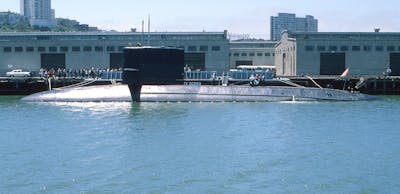 US Sub Torpedoes Iranian Warship: A First Since WWII and Its Impact on Global Crypto