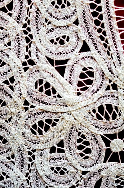 Lace (Halas)