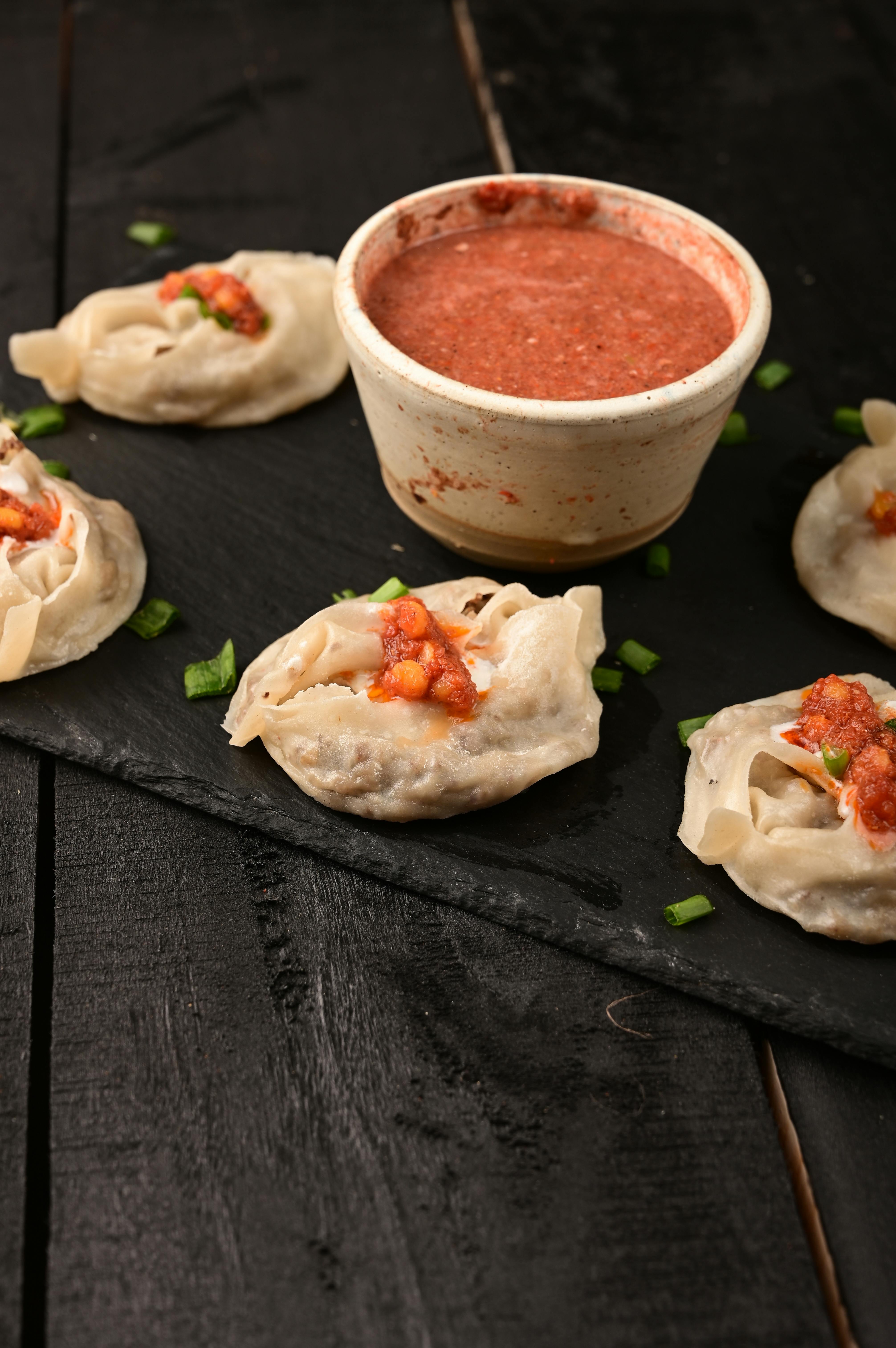 Free Afghan Mantu and Sauce Stock Photo
