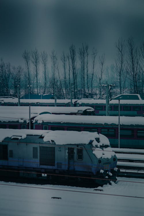araç, buz, Demir yolu rayları içeren Ücretsiz stok fotoğraf
