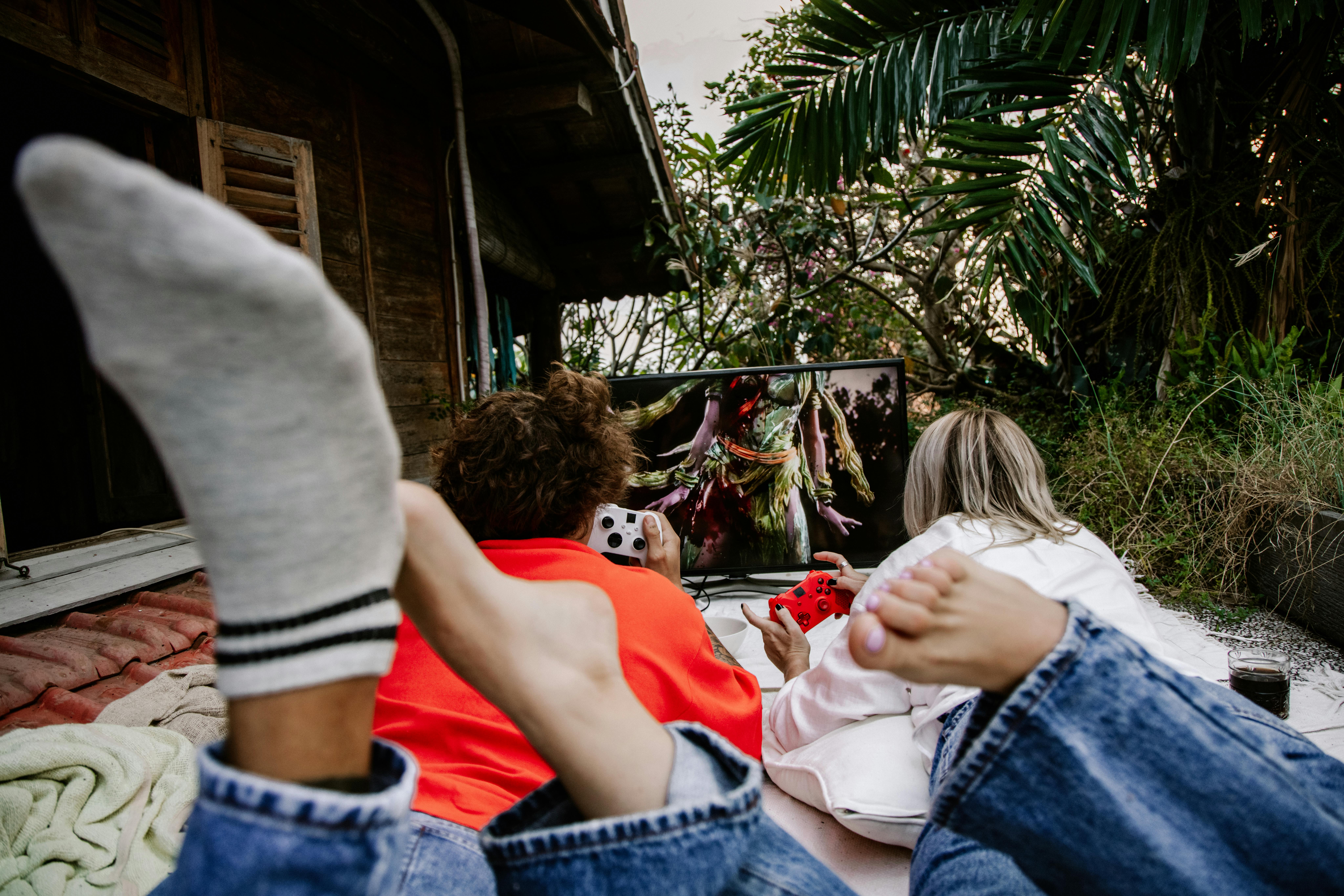 Which is faster PS or Xbox?