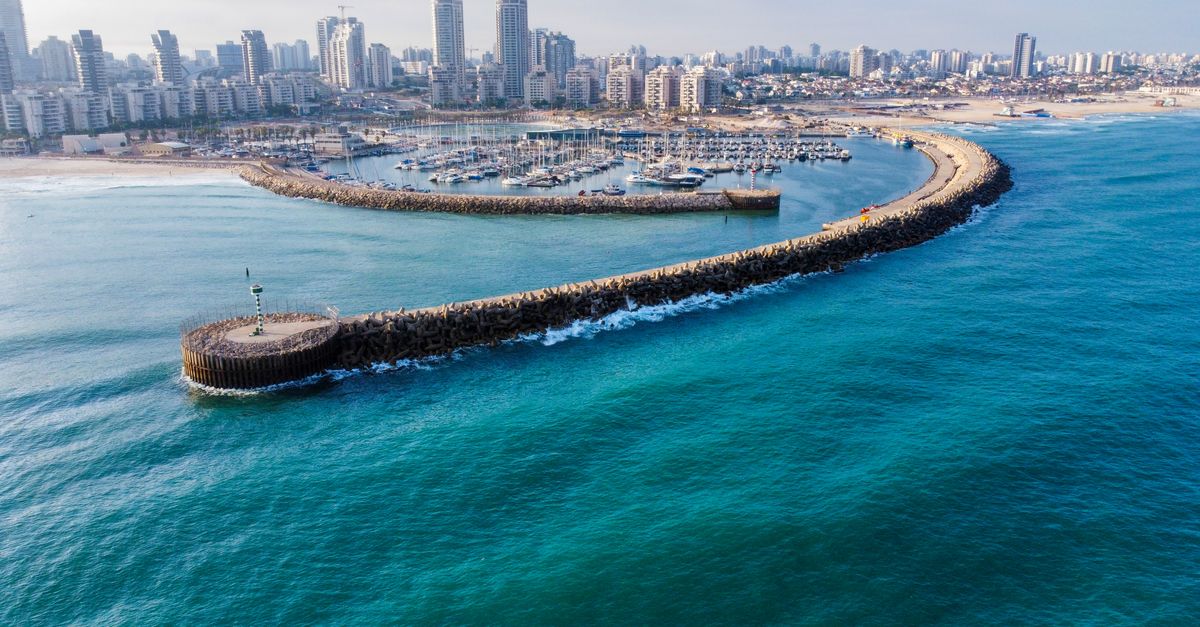 climate resilience, sea level rise, drought mitigation, ecosystem restoration, climate policy, Climate adaptation — Photo by