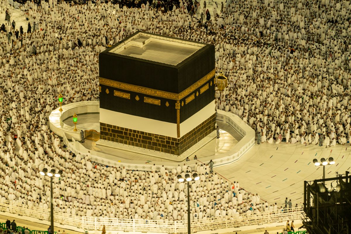 الكعبة المشرفة وحشود الحجاج