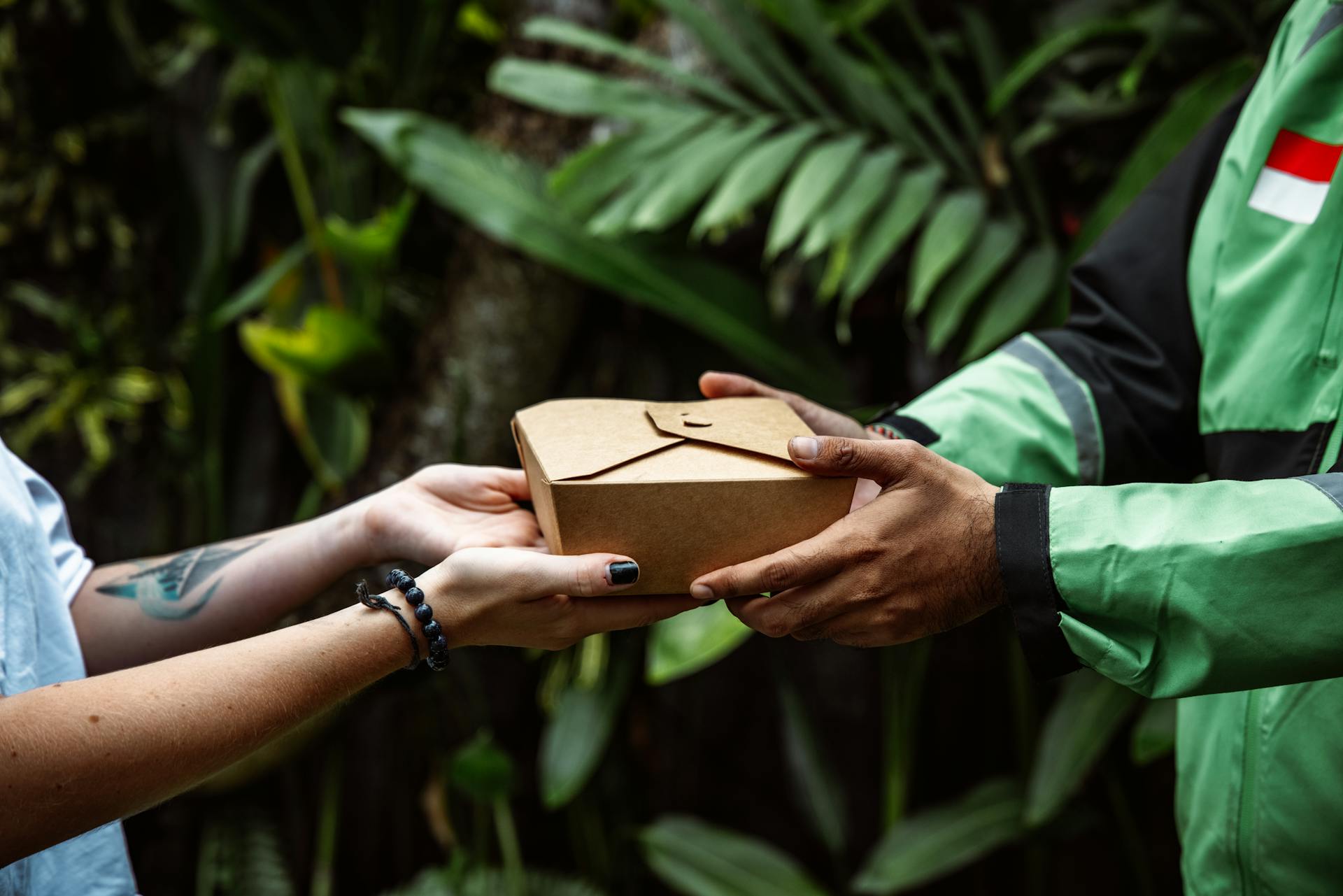 Food Delivery to a Customer