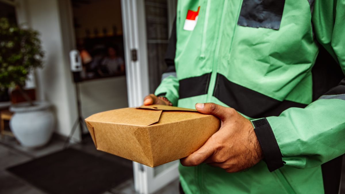 Sweepstakes Prize Lost in Shipping: Who Should File the Carrier Claim?