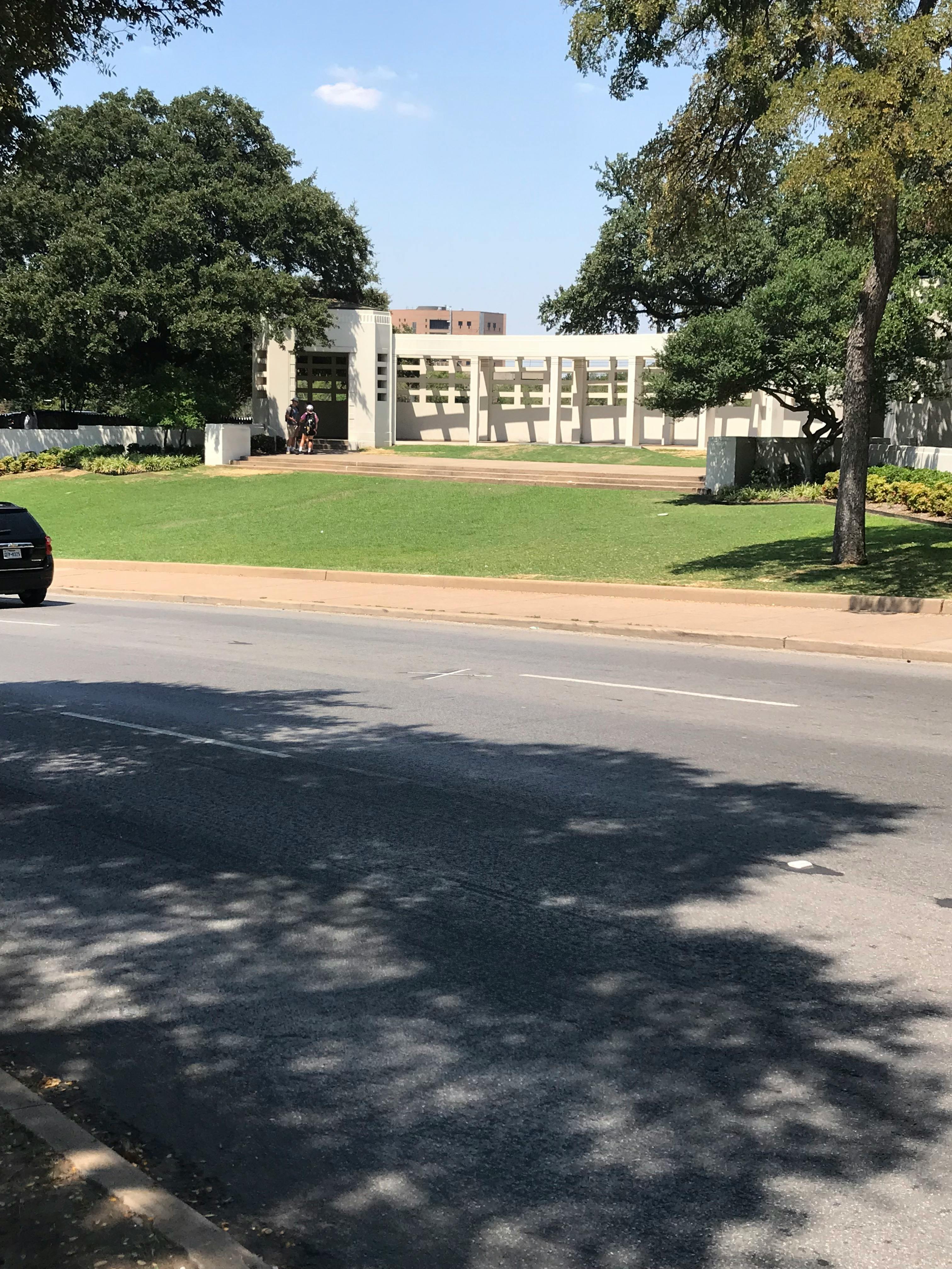 Free stock photo of Dealy Plaza, Grassy Knoll, JFK