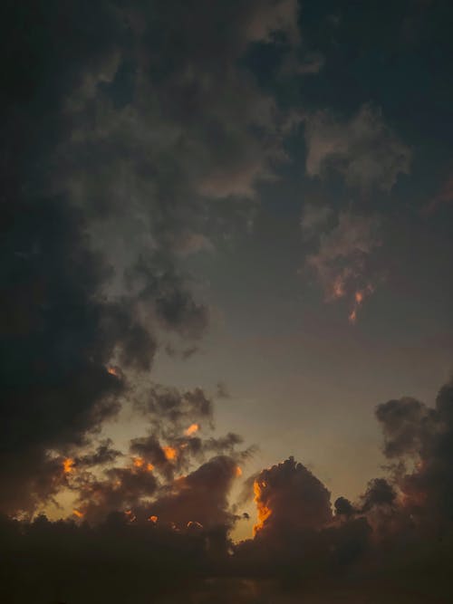 Fotobanka s bezplatnými fotkami na tému dramatická obloha, mraky, výhľad na oblaky