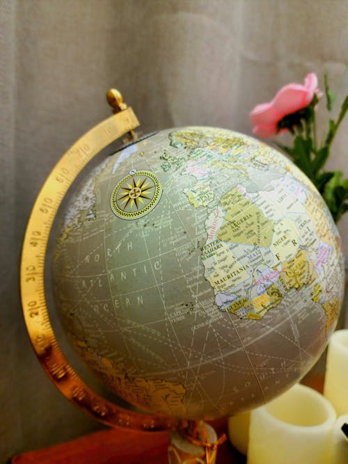 Decorative Elegant Globe