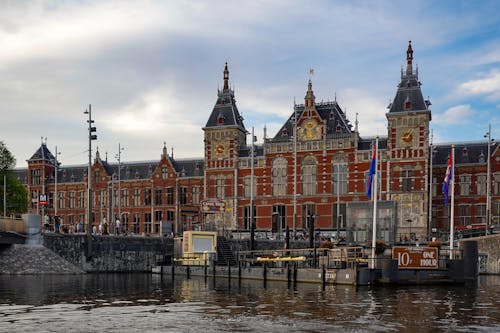 Gratis lagerfoto af Amsterdam, amsterdam central station, blå himmel