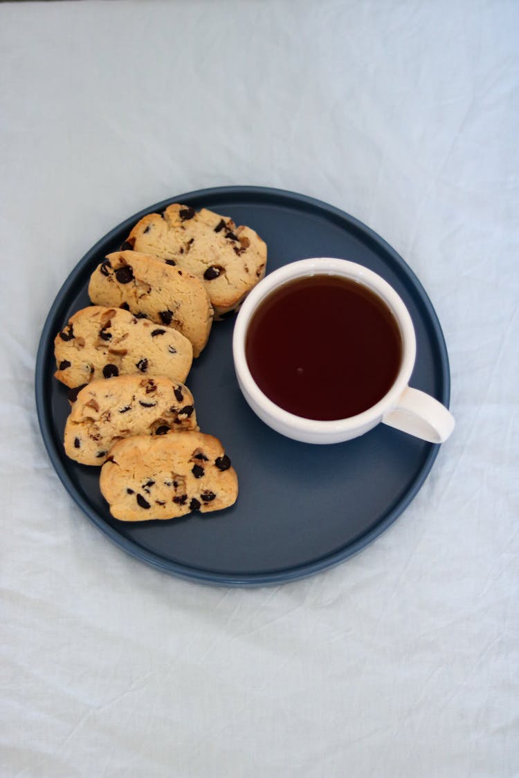 Hot Chocolate With Cookies