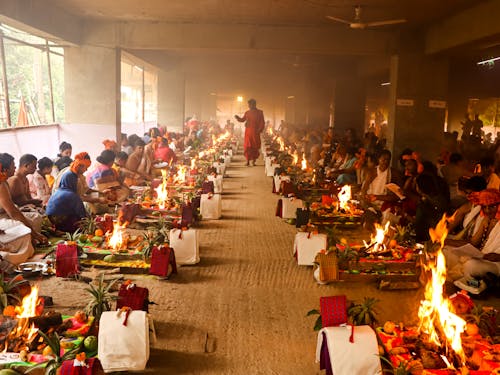 2022 라타 야트라 축제, 2022년을 축하하는 라타 야트라, iskcon tv 다카의 무료 스톡 사진