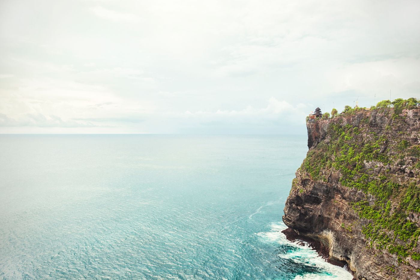 Uluwatu Temple 2026 quick guide cliff and ocean view Bali