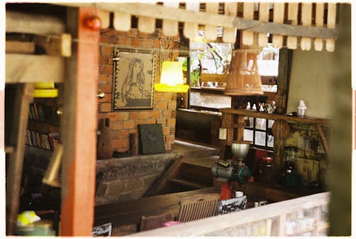 Základová fotografie zdarma na téma dřevěný nábytek, interiér, kavárna