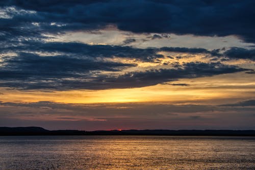 Gratis lagerfoto af dramatisk himmel, gylden himmel, gylden time