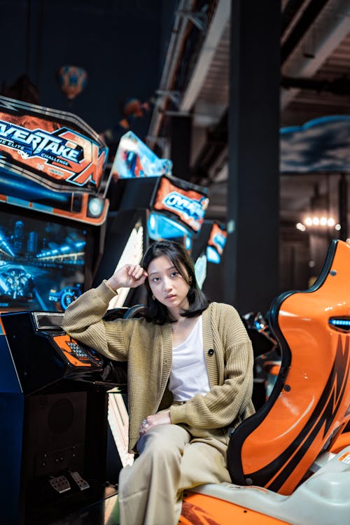 Ingyenes stockfotó álló kép, arcade gép, ázsiai nő témában